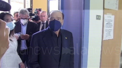 Scene from Referendum: Silvio Berlusconi ha votato a Milano