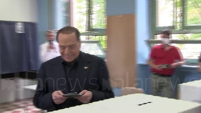 Scene from Referendum: Silvio Berlusconi ha votato a Milano