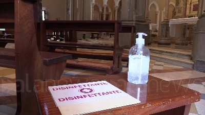 Scene from Coronavirus, il ramoscello 'alternativo' per la domenica delle palme