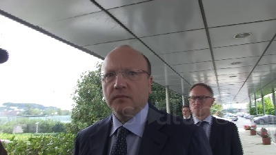Scene from Boccia: "Noi chiediamo incontri non favori"