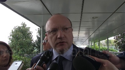 Scene from Boccia: "Noi chiediamo incontri non favori"