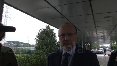 Scene from Boccia: "Noi chiediamo incontri non favori"