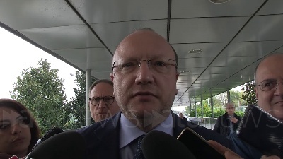 Scene from Boccia: "Noi chiediamo incontri non favori"