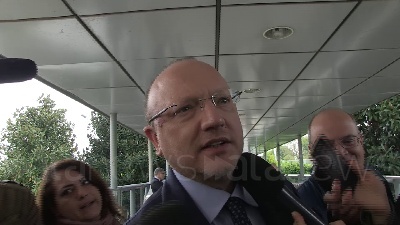 Scene from Boccia: "Noi chiediamo incontri non favori"