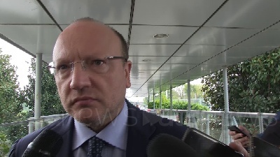 Scene from Boccia: "Noi chiediamo incontri non favori"