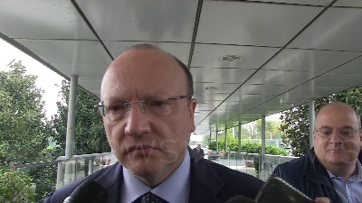 Scene from Boccia: "Noi chiediamo incontri non favori"