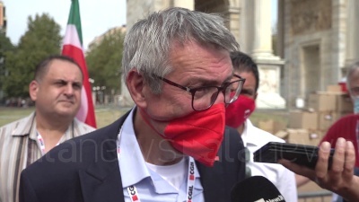 Scene from Green pass, Landini: "Errore far pagare tampone per lavorare"
