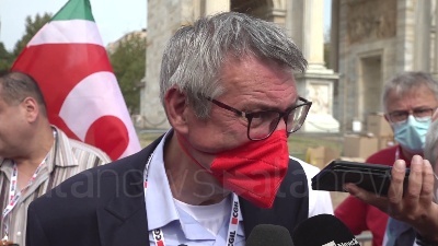 Scene from Green pass, Landini: "Errore far pagare tampone per lavorare"