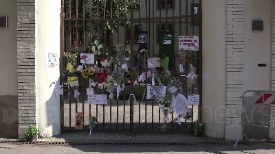 Scene from Milano, in tantissimi per l'ultimo "grazie" a Gino Strada