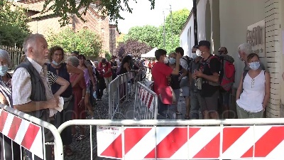 Scene from Milano, in tantissimi per l'ultimo "grazie" a Gino Strada