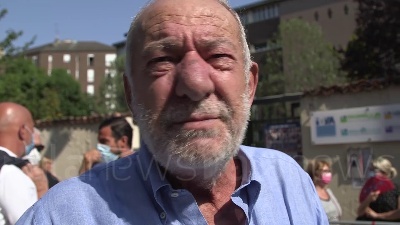 Scene from Milano, in tantissimi per l'ultimo "grazie" a Gino Strada