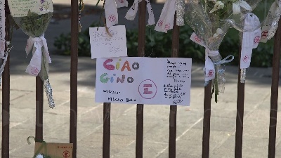 Scene from Milano, in tantissimi per l'ultimo "grazie" a Gino Strada