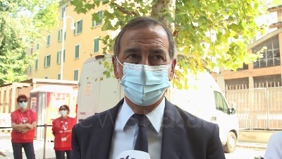 Scene from Milano, in tantissimi per l'ultimo "grazie" a Gino Strada