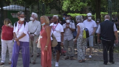 Scene from Milano, in tantissimi per l'ultimo "grazie" a Gino Strada