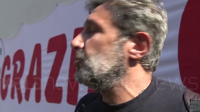 Scene from Milano, in tantissimi per l'ultimo "grazie" a Gino Strada