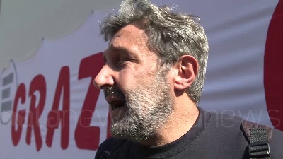 Scene from Milano, in tantissimi per l'ultimo "grazie" a Gino Strada