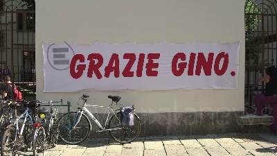 Scene from Milano, in tantissimi per l'ultimo "grazie" a Gino Strada