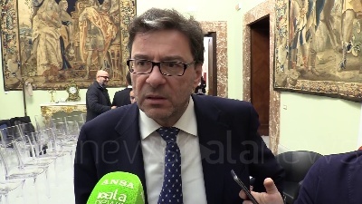 Scene from Manovra, Giorgetti: "Con Ue pareggio in trasferta con gol"