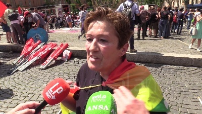 Scene from Roma, manifestazione a difesa del Reddito di cittadinanza: "Governo se la prende coi poveri"