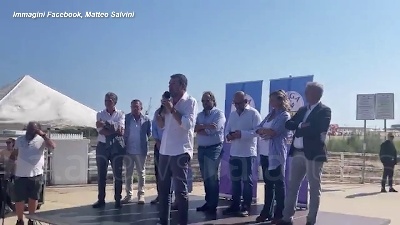 Scene from Reddito di cittadinanza, Salvini: "Lasciarlo solo a chi non può lavorare"
