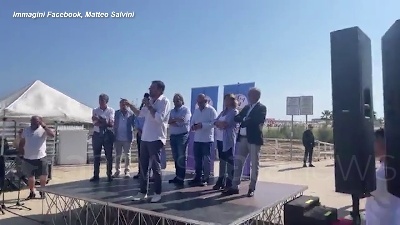 Scene from Reddito di cittadinanza, Salvini: "Lasciarlo solo a chi non può lavorare"