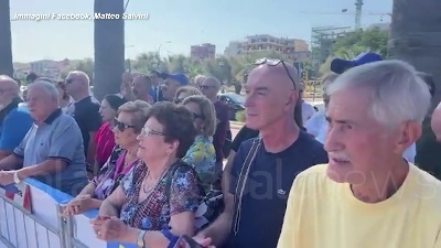 Scene from Reddito di cittadinanza, Salvini: "Lasciarlo solo a chi non può lavorare"