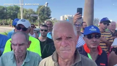 Scene from Reddito di cittadinanza, Salvini: "Lasciarlo solo a chi non può lavorare"