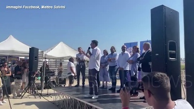 Scene from Reddito di cittadinanza, Salvini: "Lasciarlo solo a chi non può lavorare"