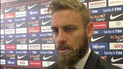 Scene from L'audio di De Rossi ad un amico: "Sono due anni che non mi parlano"
