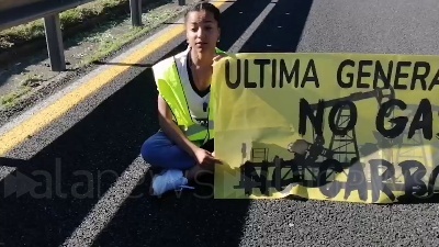 Scene from Ambientalisti bloccano la Tangenziale est a Milano, tensione con gli automobilisti
