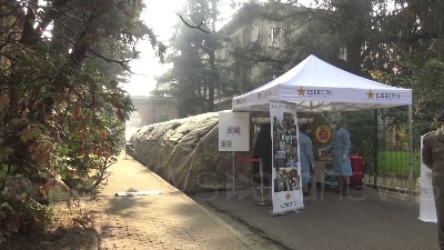 Scene from Milano, l'Esercito attiva il punto vaccinale antinfluenzale: "Somministriamo seicento dosi al giorno"