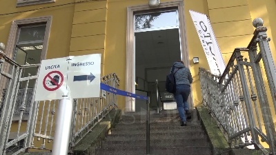 Scene from Milano, l'Esercito attiva il punto vaccinale antinfluenzale: "Somministriamo seicento dosi al giorno"