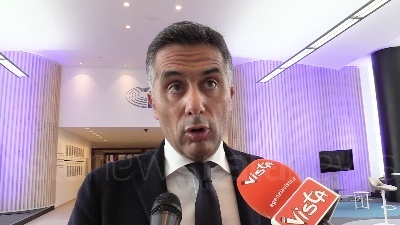 Scene from Berlusconi, Salini (FI): "Segnalata stranezza italiana a istituzioni UE"