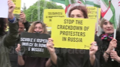 Scene from Roma, Amnesty International manifesta contro la repressione del dissenso in Russia