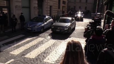 Scene from Governo, Conte lascia Palazzo Chigi per andare al Quirinale