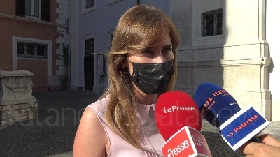 Scene from Blocco licenziamenti, Boschi: "Incontro proficuo con i sindacati"