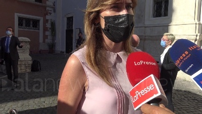 Scene from Blocco licenziamenti, Boschi: "Incontro proficuo con i sindacati"