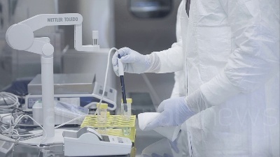 Scene from Reithera: "Non sappiamo se i vaccinati possano poi veicolare il virus"