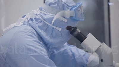 Scene from Reithera: "Non sappiamo se i vaccinati possano poi veicolare il virus"
