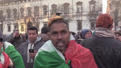 Scene from Area B, ambulanti in piazza per chiedere proroga al Comune