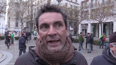 Scene from Area B, ambulanti in piazza per chiedere proroga al Comune