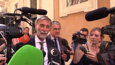Scene from Delrio: "Sui decreti sicurezza c'è accordo su modifiche segnalate da Mattarella"