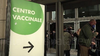 Scene from Covid, Gabrielli: "A Milano 400 agenti vaccinati al giorno"