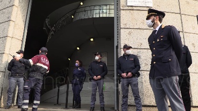 Scene from Covid, Gabrielli: "A Milano 400 agenti vaccinati al giorno"