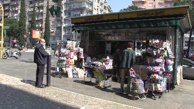 Scene from Coronavirus, buoni spesa distribuiti attraverso le edicole