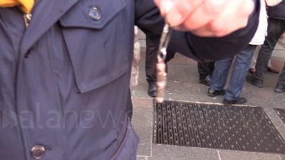 Scene from Tesseremanteo Lega, a Milano spunta un Fascio littorio
