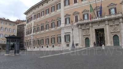 Scene from Coronavirus, Sbailò: "Questo stato di eccezione o lo legalizzi o  uccide la democrazia"