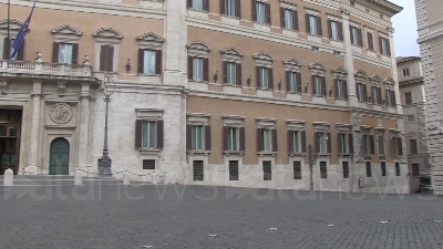 Scene from Coronavirus, Sbailò: "Questo stato di eccezione o lo legalizzi o  uccide la democrazia"