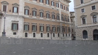 Scene from Coronavirus, Sbailò: "Questo stato di eccezione o lo legalizzi o  uccide la democrazia"