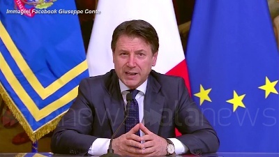 Scene from Coronavirus, Sbailò: "Questo stato di eccezione o lo legalizzi o  uccide la democrazia"